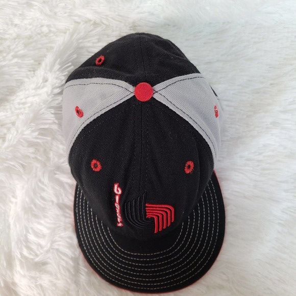 Portland Trail Blazers Fitted Cap Hat Size 7 1/4 NBA Hardwood Classics Men's - Picture 2 of 10